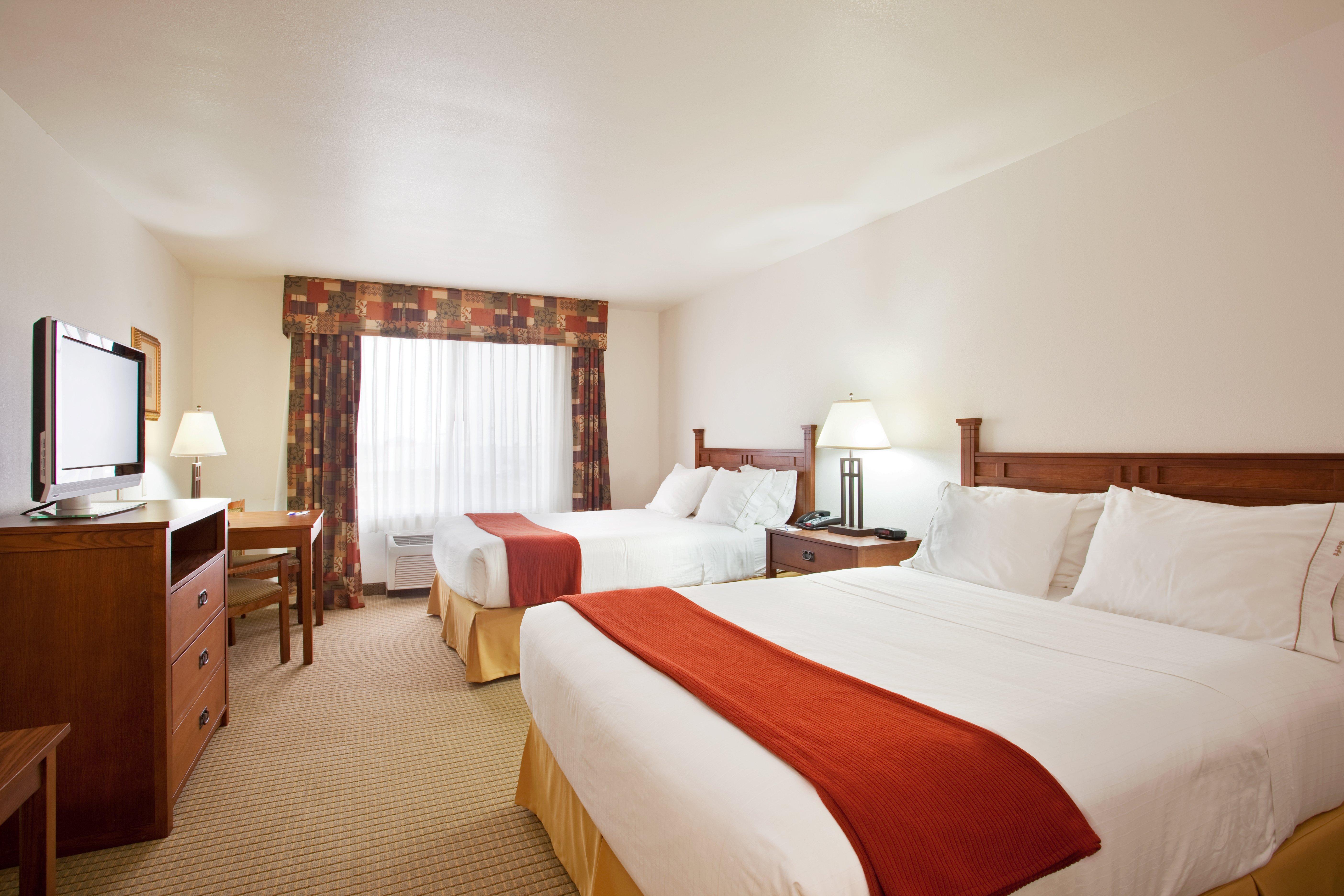 Holiday Inn Express Hotel & Suites Mattoon By Ihg Номер фото