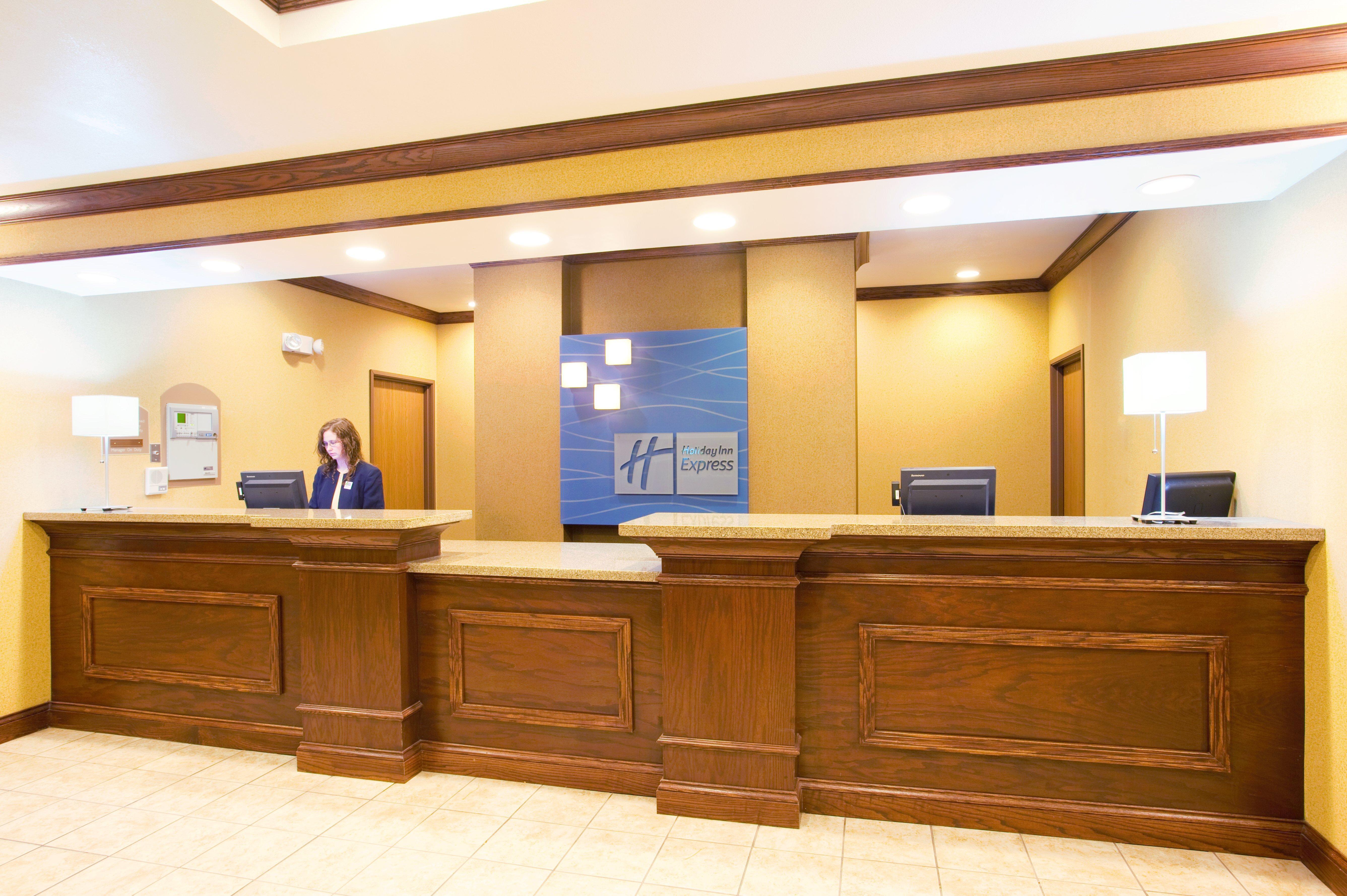 Holiday Inn Express Hotel & Suites Mattoon By Ihg Экстерьер фото