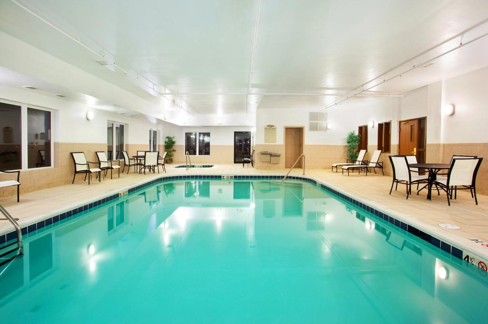 Holiday Inn Express Hotel & Suites Mattoon By Ihg Экстерьер фото